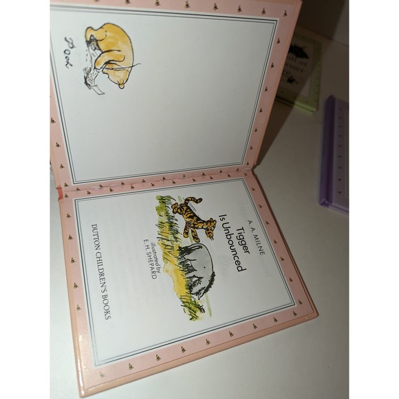 Vintage 1997 The Classic Pooh Treasury Vol 3 Hardcover Books 3 Cassettes - Picture 5 of 13